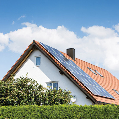 Solárne panely – dotácia pomáha domácnostiam ušetriť na montáži fotovoltiky a zvýšiť energetickú nezávislosť.